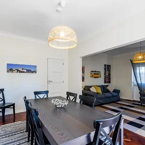 new-cozy-and-lovely-apartment-in-the-city-center.hotels-lisbon-portugal.com/
