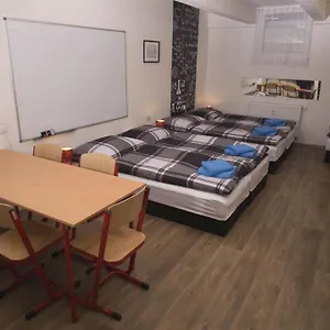 Apartment School - Your Unique Place In By Metro Vysehrad, Prague