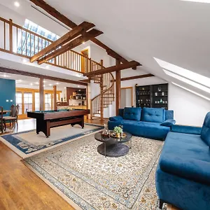 Apartment 5bd Duplex - Billiard - Cinema -, Prague